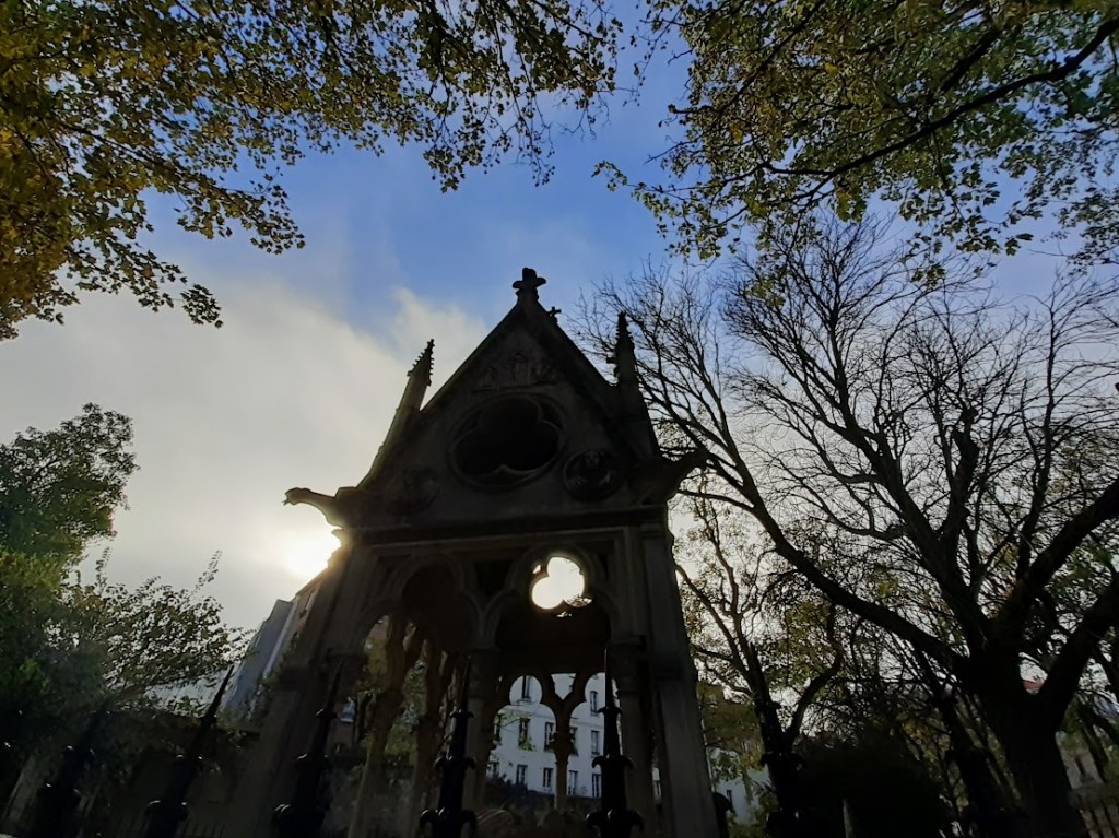 Héloïse and Abélard's tomb, Père Lachaise cemetery