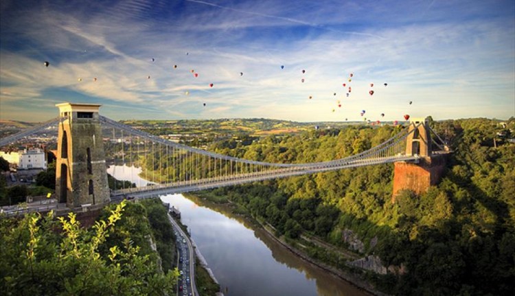 Bristol Suspension Bridge during the International Balloon Fiesta Bristol: Clifton Suspension Bridge during the International Balloon Fiesta