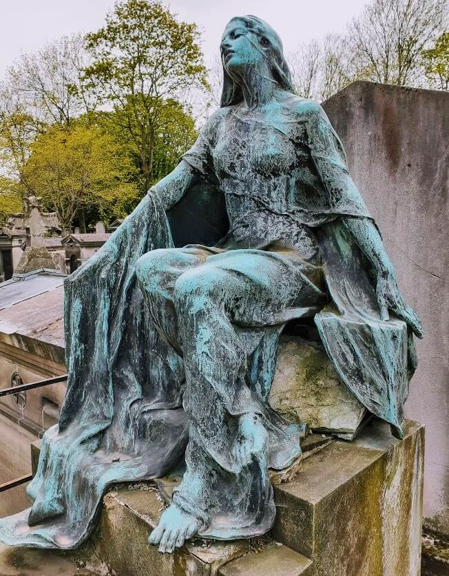 Jacqueline Didsbury, "La Douleur", Montmartre Cemetery, Paris